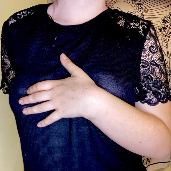 cropped sheer lacey top - Picture 1 of 2